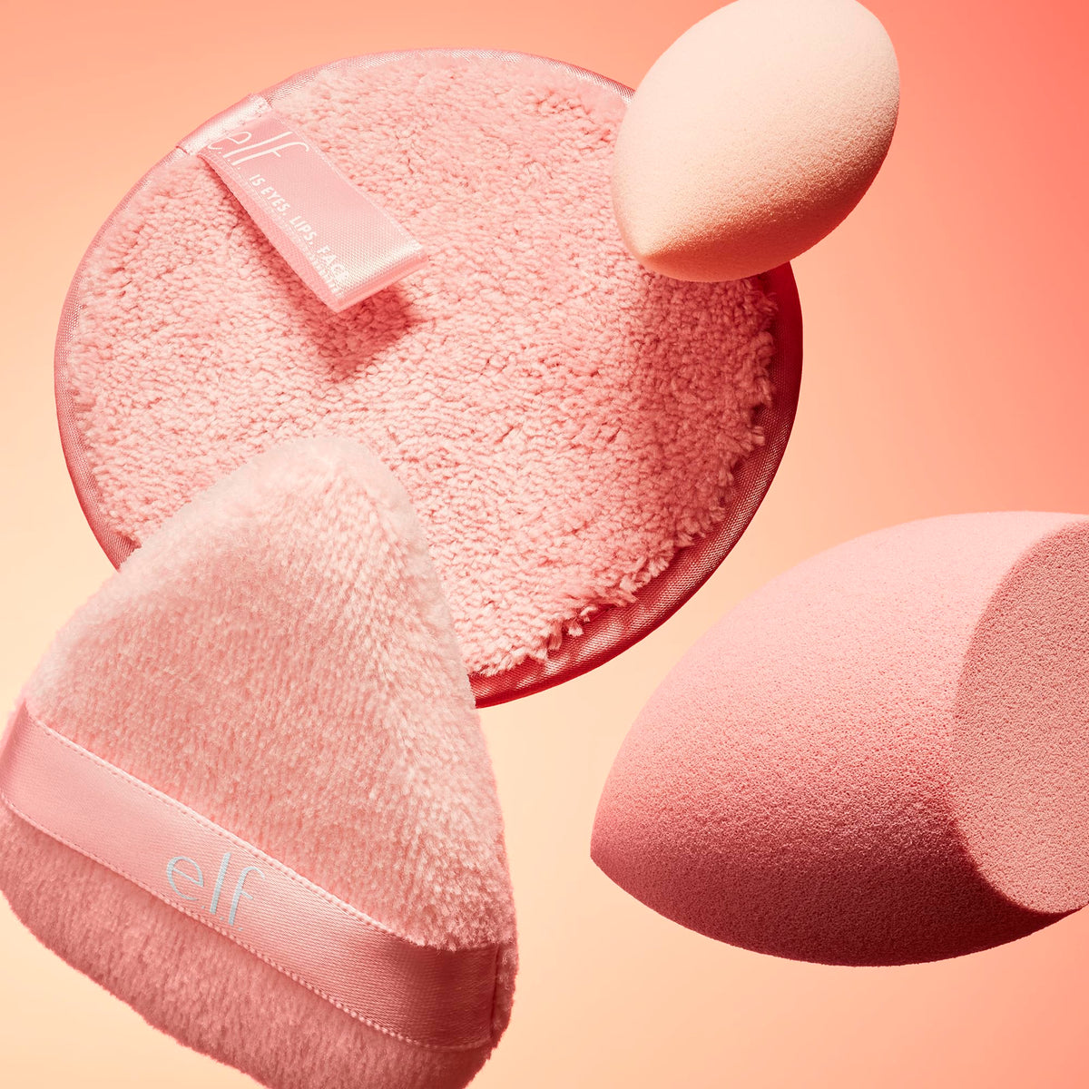 e.l.f. Camo Concealer Sponge with dual points for precise concealing in hard-to-reach areas.