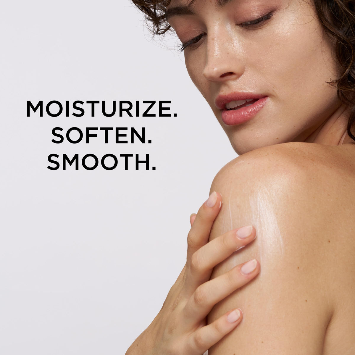 Elizabeth Arden Eight Hour Cream non-greasy finish visual suggests comfortable all-day moisture.