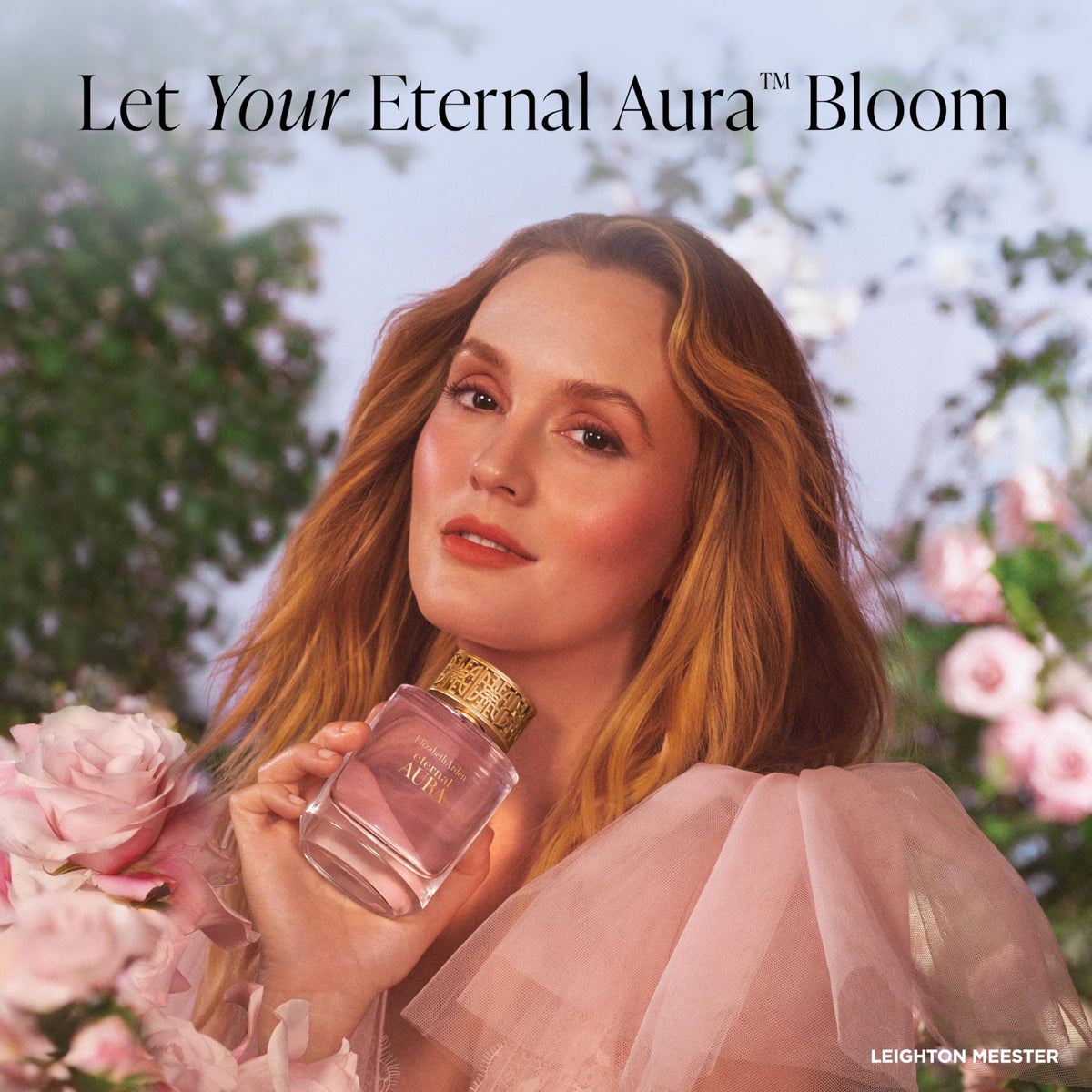 Elizabeth Arden Eternal Aura cap with brushed gold detail, a luxe finish.