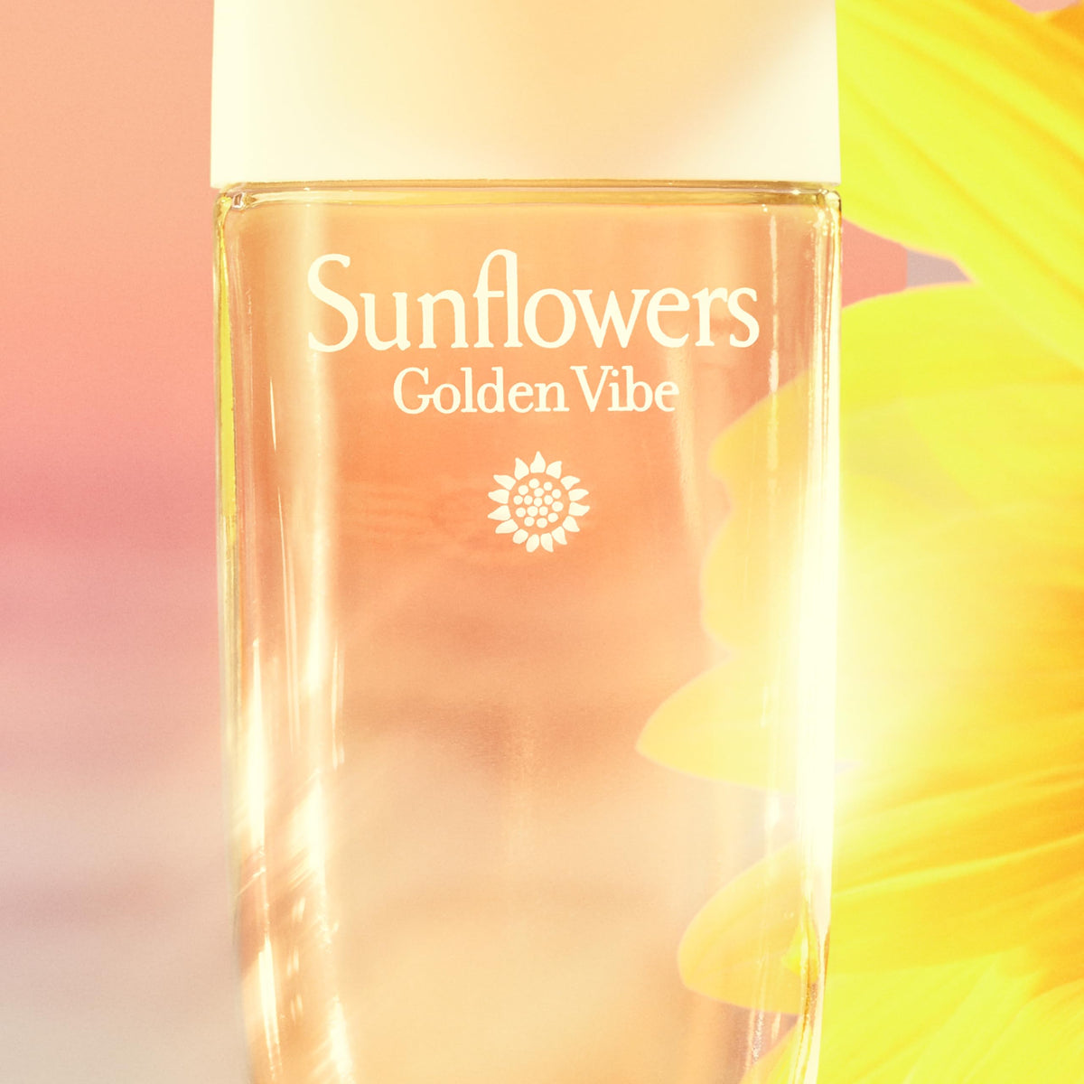 Elizabeth Arden Sunflowers Golden Vibe label closeup, premium branding and notes.