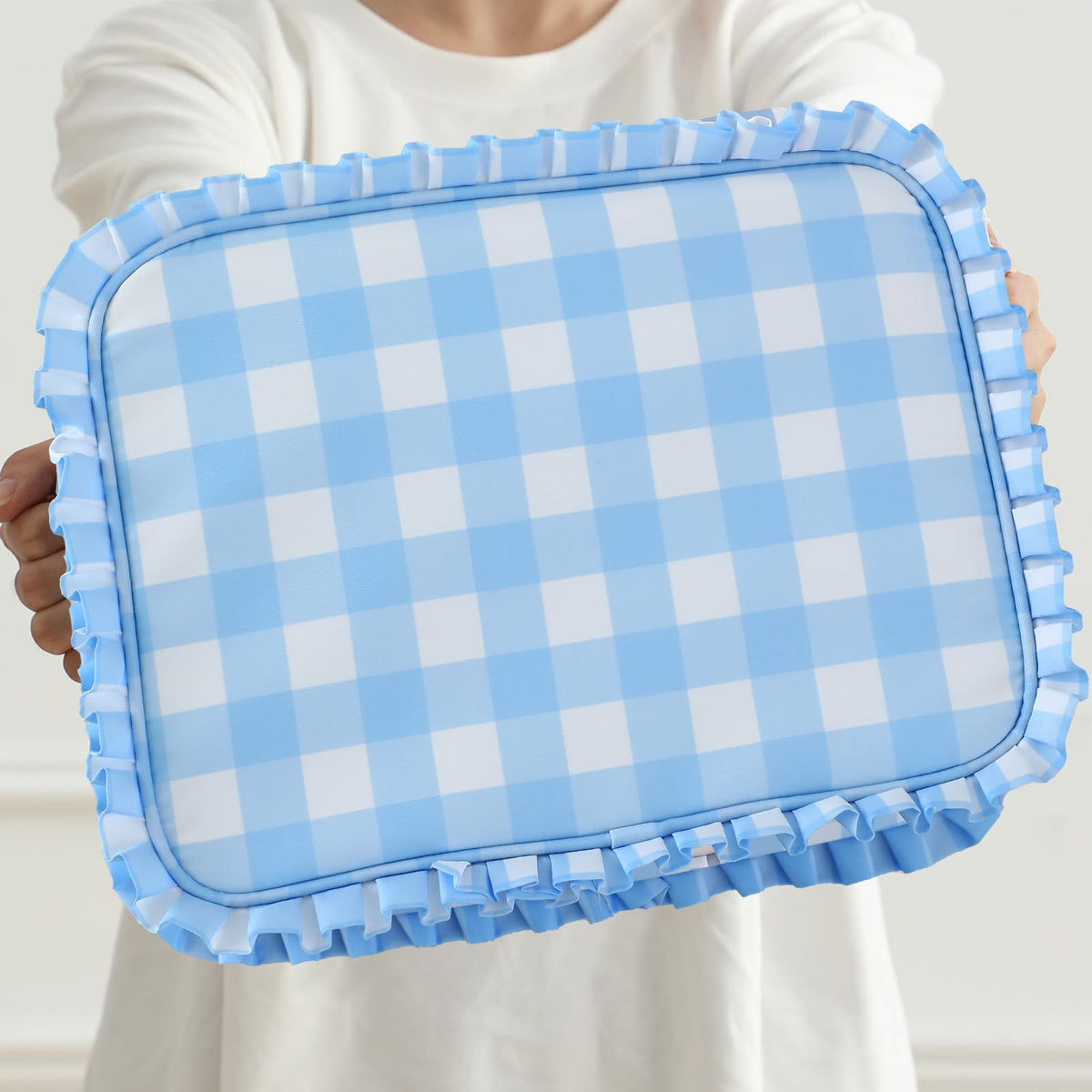 EMBRUNIOICE blue bag gift-ready packaging suggests thoughtful present