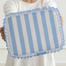 EMBRUNIOICE Bag with inner pockets for organized travel essentials.