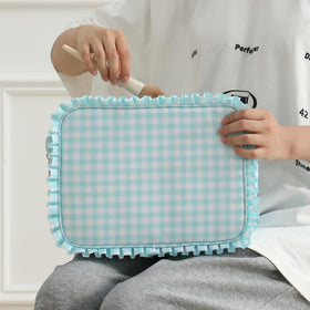EMBRUNIOICE versatile bag doubles as toiletries or purse during trips.