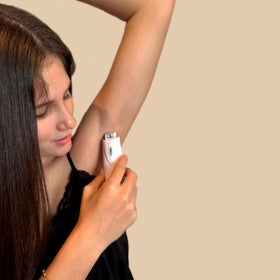 Emjoi eRase e6 skin glide technology in action for comfortable removal