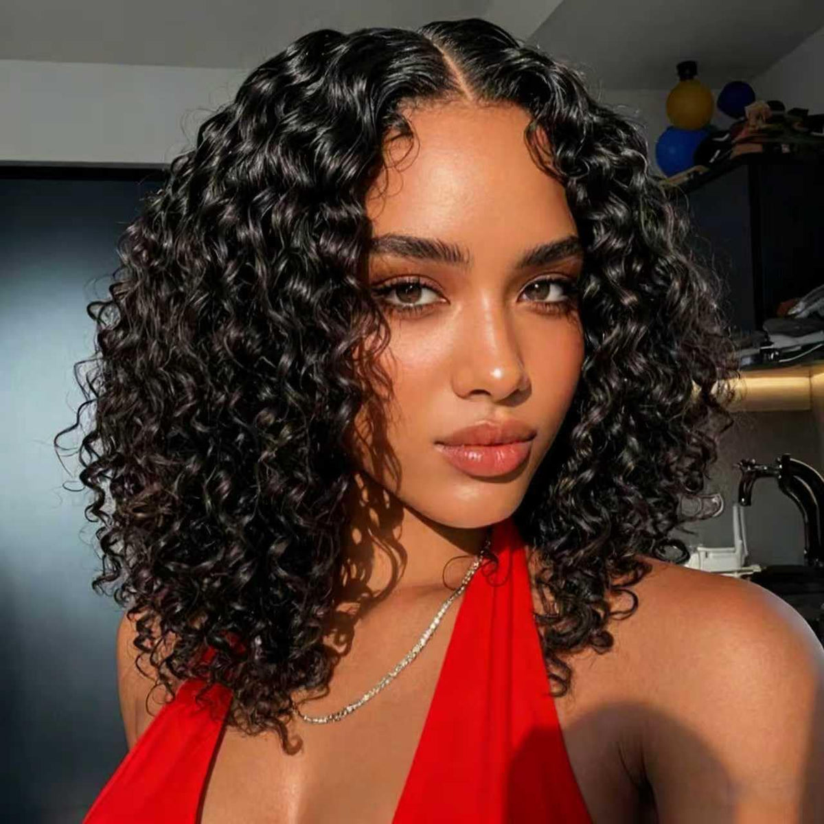 EMOBANA Curly Bob Wig lace-front close-up with natural parting options.