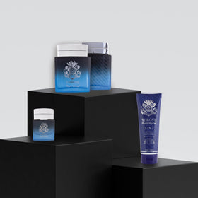 English Laundry Throne bottle front view highlights everyday masculine sophistication and reliable wear.