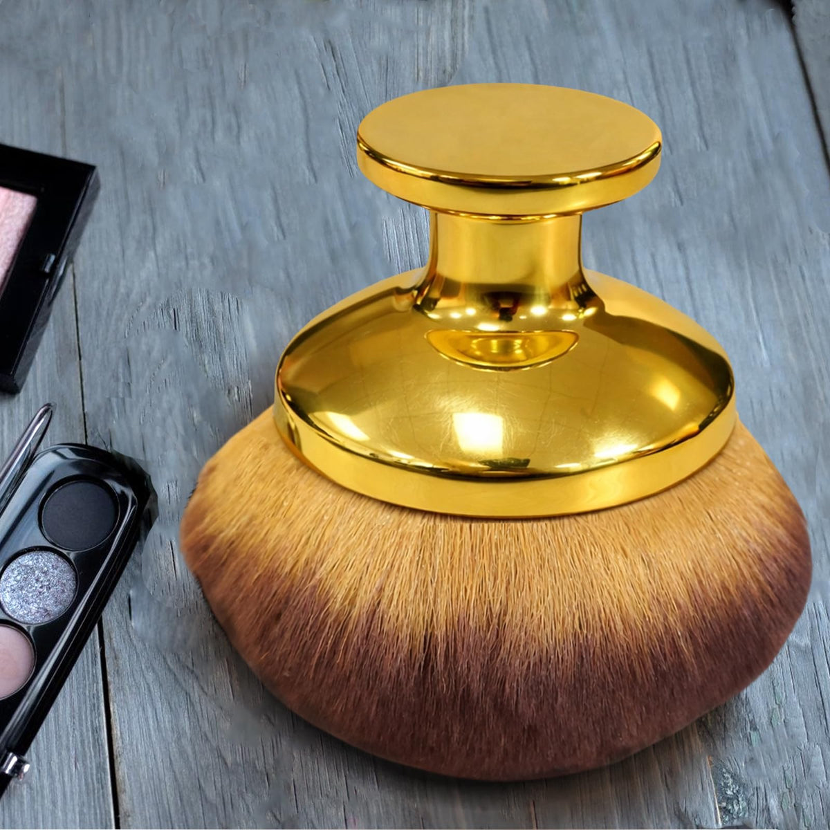 EOICCEOH travel-friendly kabuki brush for on-the-go applications.