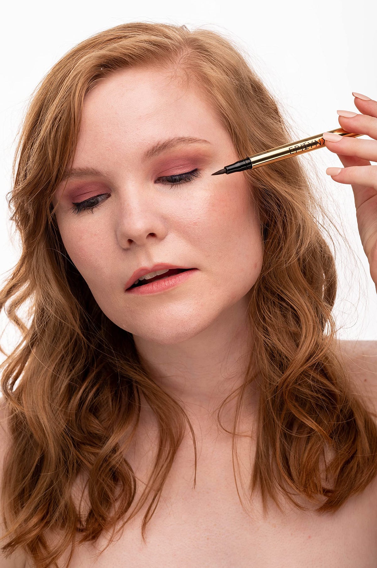 EPILYNX pigment rich color enhances bold eye looks.