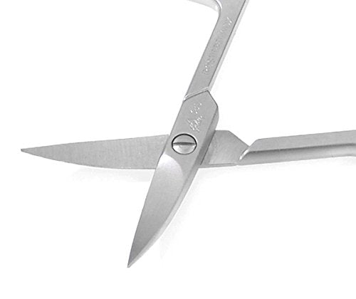 Erbe Solingen craftsmanship highlights professional-quality nail scissors.
