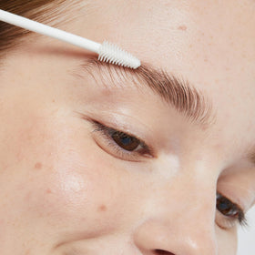 Ere Perez lash lengthening look on wispy lashes after applying gel.