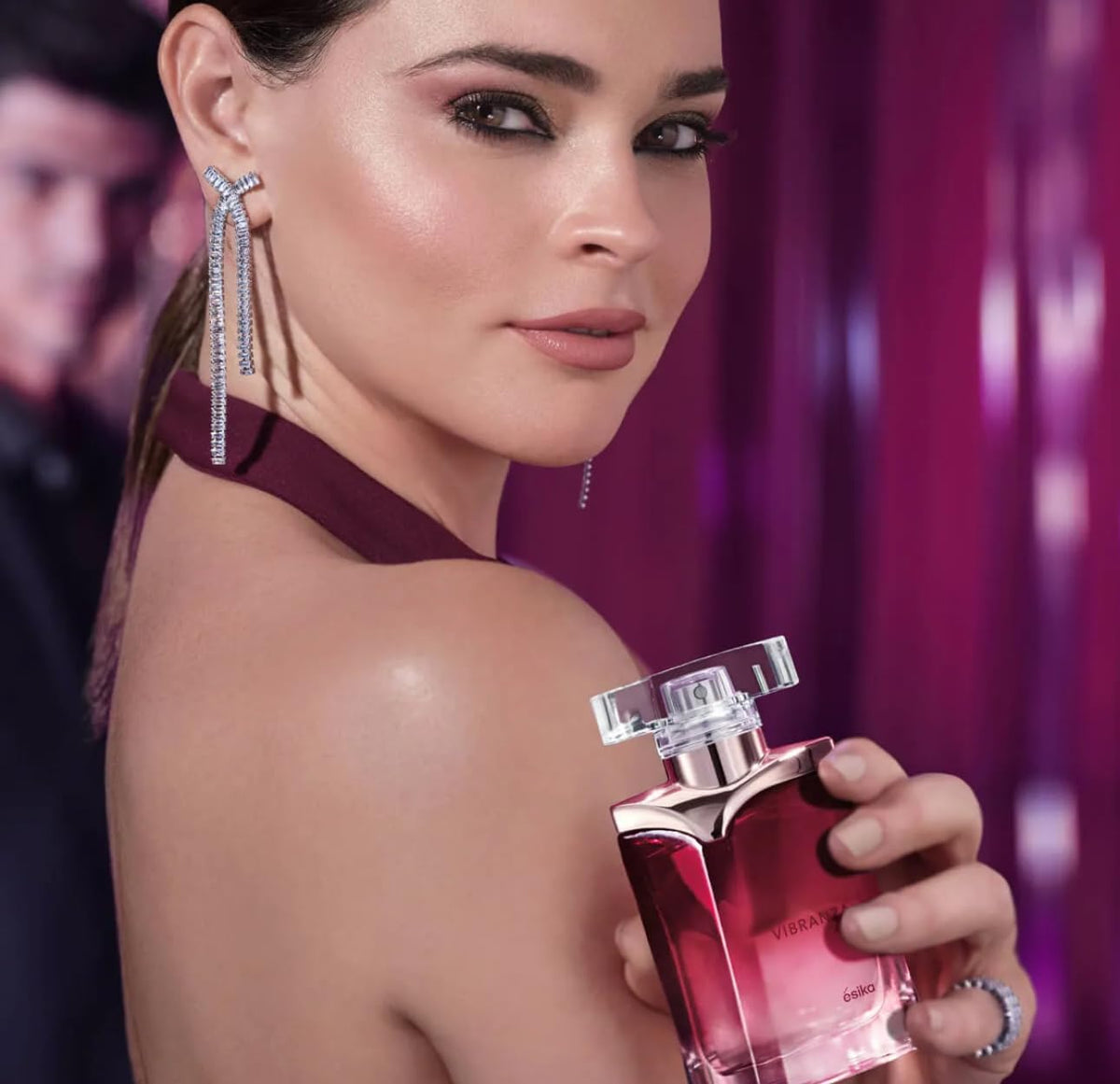 ESIKA Vibranza gift box packaging presents a premium fragrance experience.