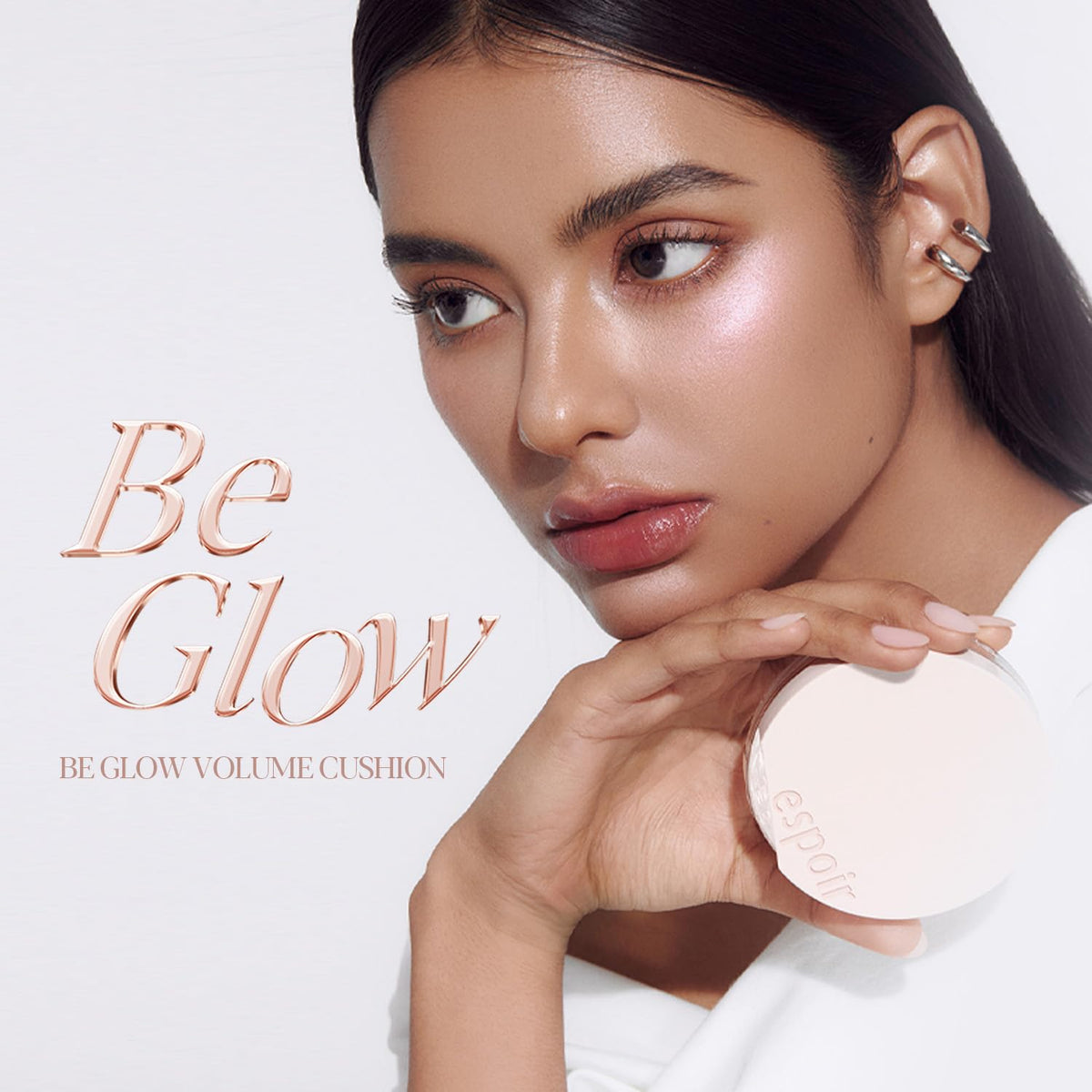 Espoir Be Glow Cushion Ivory applying on cheek for natural coverage.