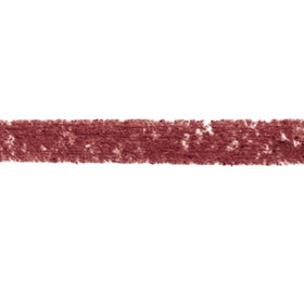 Estée Lauder lip liner with jojoba oil moisturizes lips instantly.