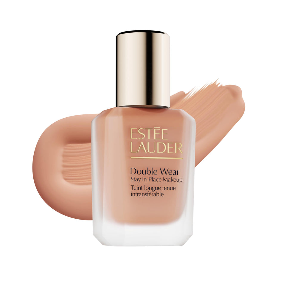 Estée Lauder Double Wear bottle close-up for long-wear matte finish.