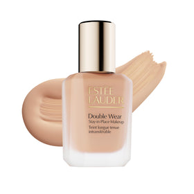 Estée Lauder Double Wear bottle pump shows easy dispensing for long-wear comfort.