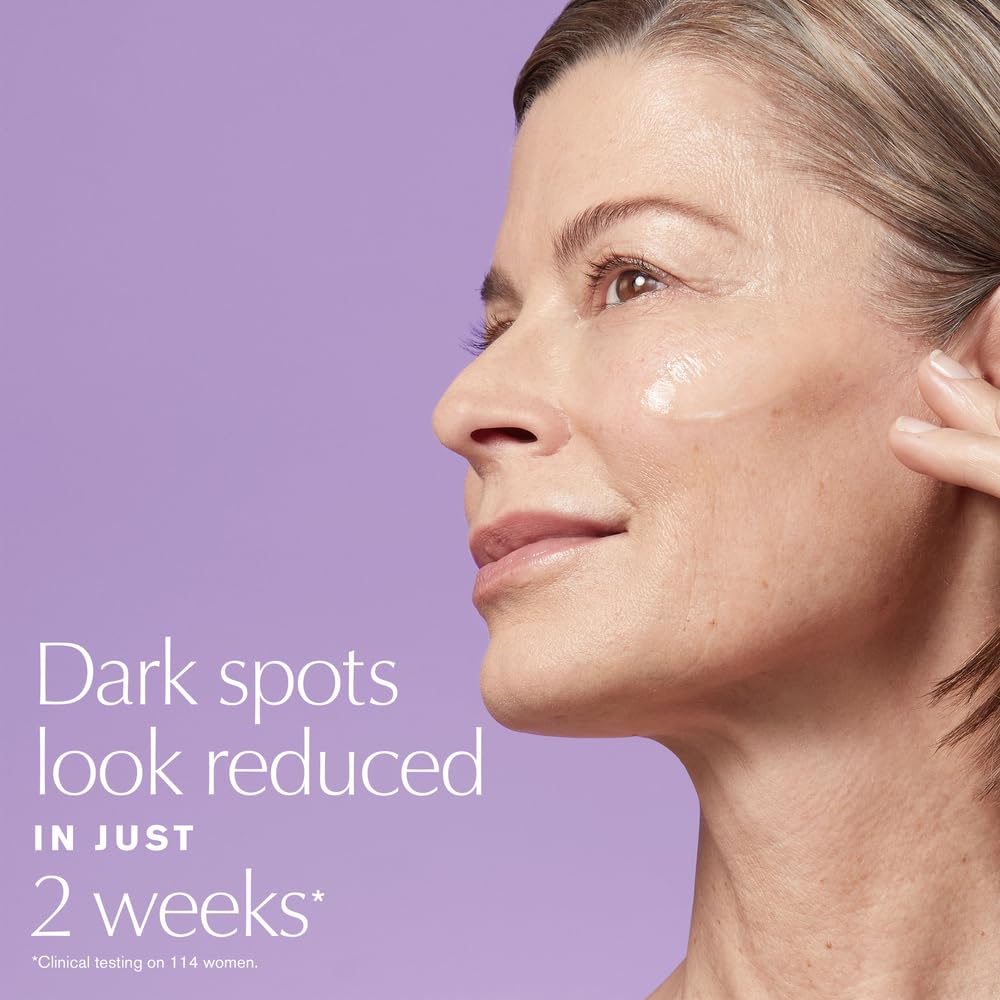 Estée Lauder Perfectionist Pro with hyaluronic moisture for 48 hour hydration