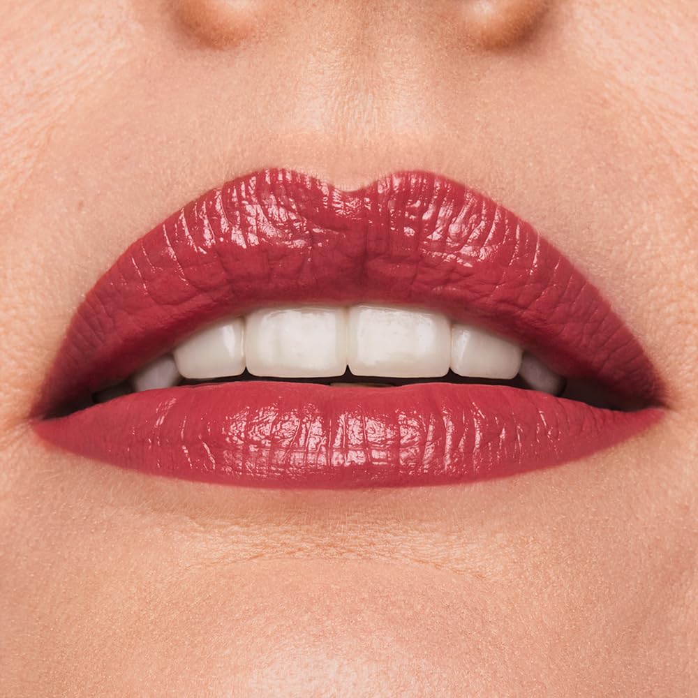Estee Lauder Rebellious Rose texture close-up displaying satin finish