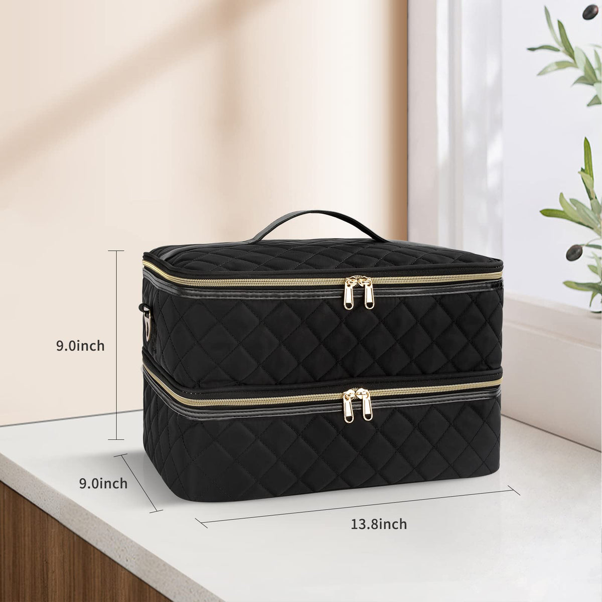 Ethereal organizer case handle and strap enable easy transport