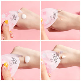 Etuanxi toner bottle with gentle formula for balanced skin.