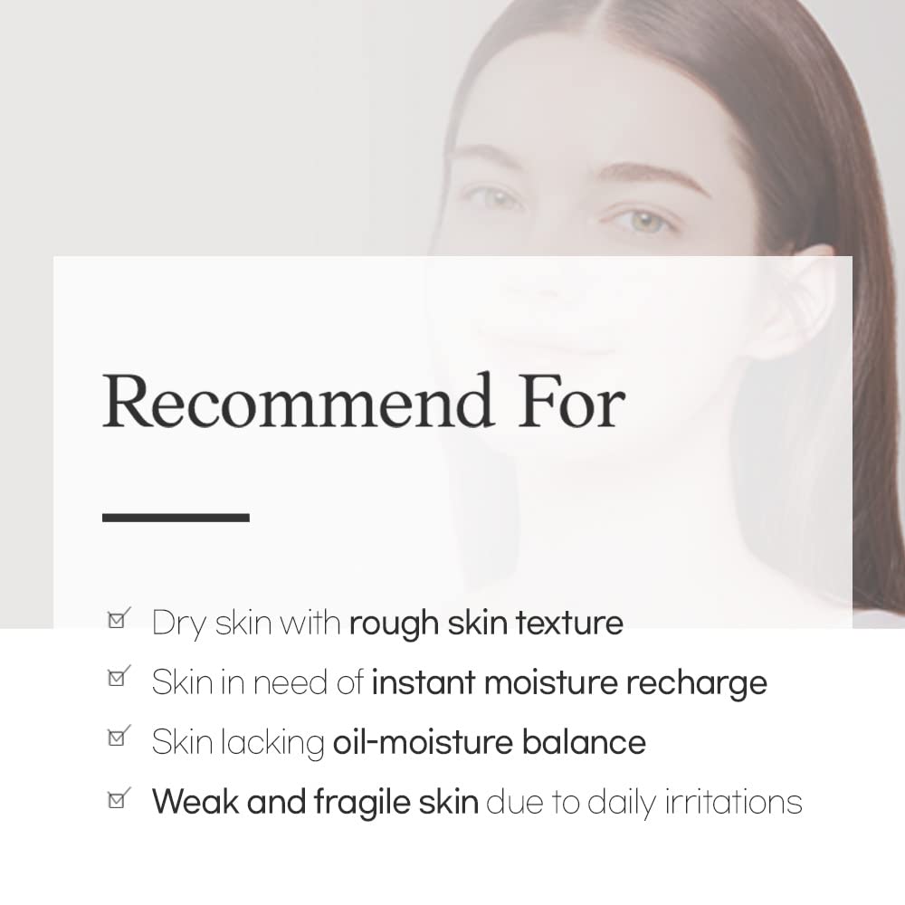 Etude Moistfull Collagen Essence pump dispenser enables clean, easy application.
