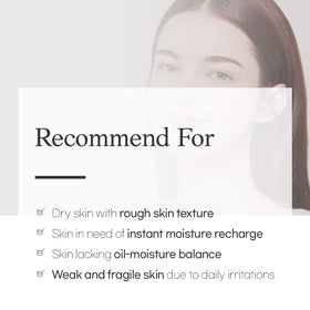 Etude Moistfull Collagen Essence pump dispenser enables clean, easy application.