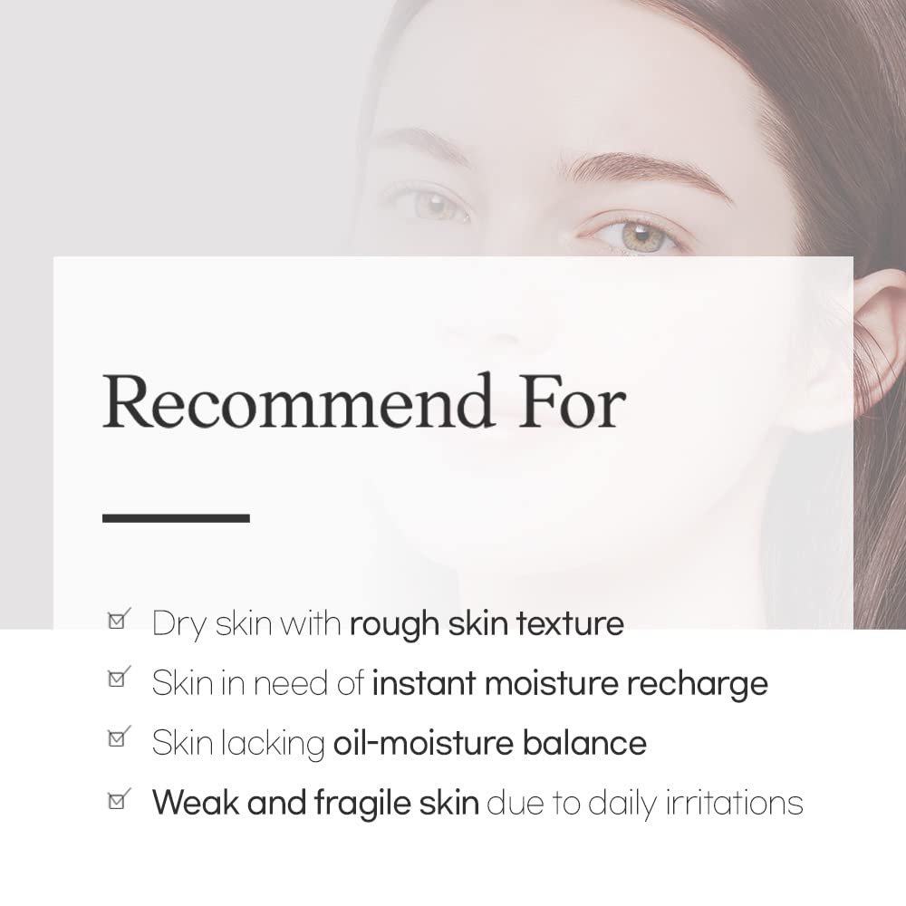 Applying ETUDE Moistfull Toner in a skincare routine
