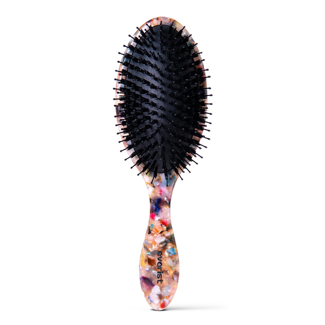 Everist Smooth and Shine brush close-up showing ball-tipped detangler for gentle detangling and smoothing.