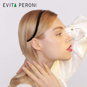 EVITA PERONI non-slip grip headband during activity