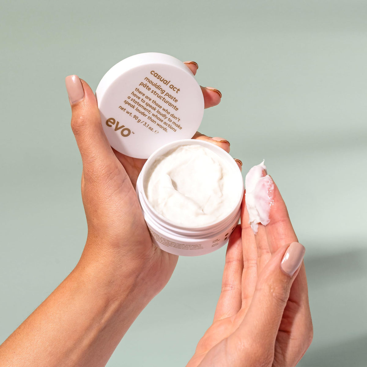 EVO Casual Act flexible hold allows easy restyling during the day.