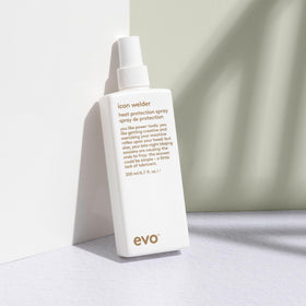 EVO Icon Welder reduces frizz for smoother hair textures.