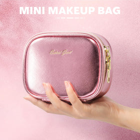 Extrei Gent compact bag fits in purses and backpacks for quick touch-ups.