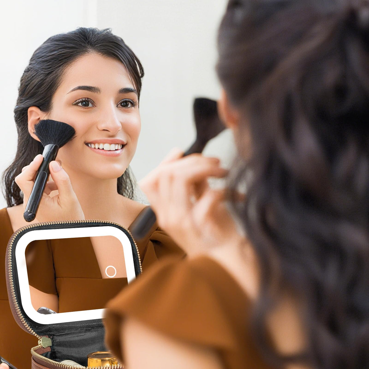 Extrei Gent LED mirror offering three light modes for adjustable brightness.