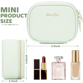 Extrei Gent mini makeup bag with LED mirror, open for quick touch-ups.