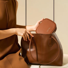 Extrei Gent travel-friendly makeup bag ready for purse, gym bag, or luggage.