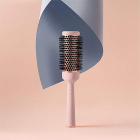 F3 Systems Magic Curling Round Brush self-standing design for hygienic storage.