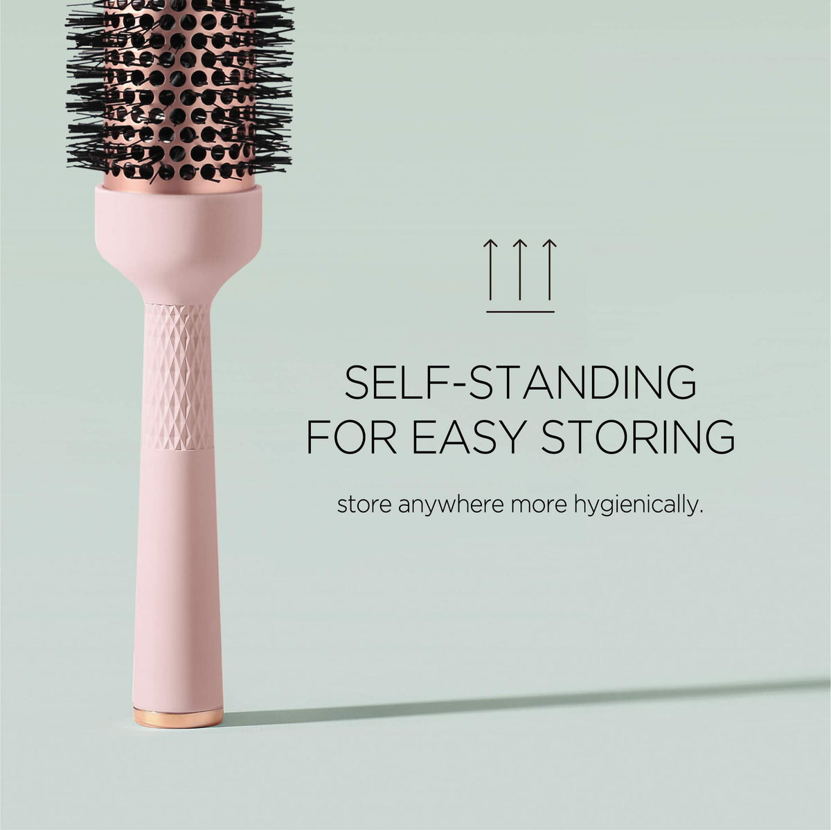 F3 Systems Magic Curling Round Brush enables rapid wave styling.