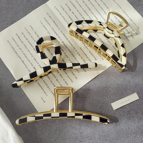FAELBATY acetate claw clip showcases lattice pattern for daily versatility and refined style