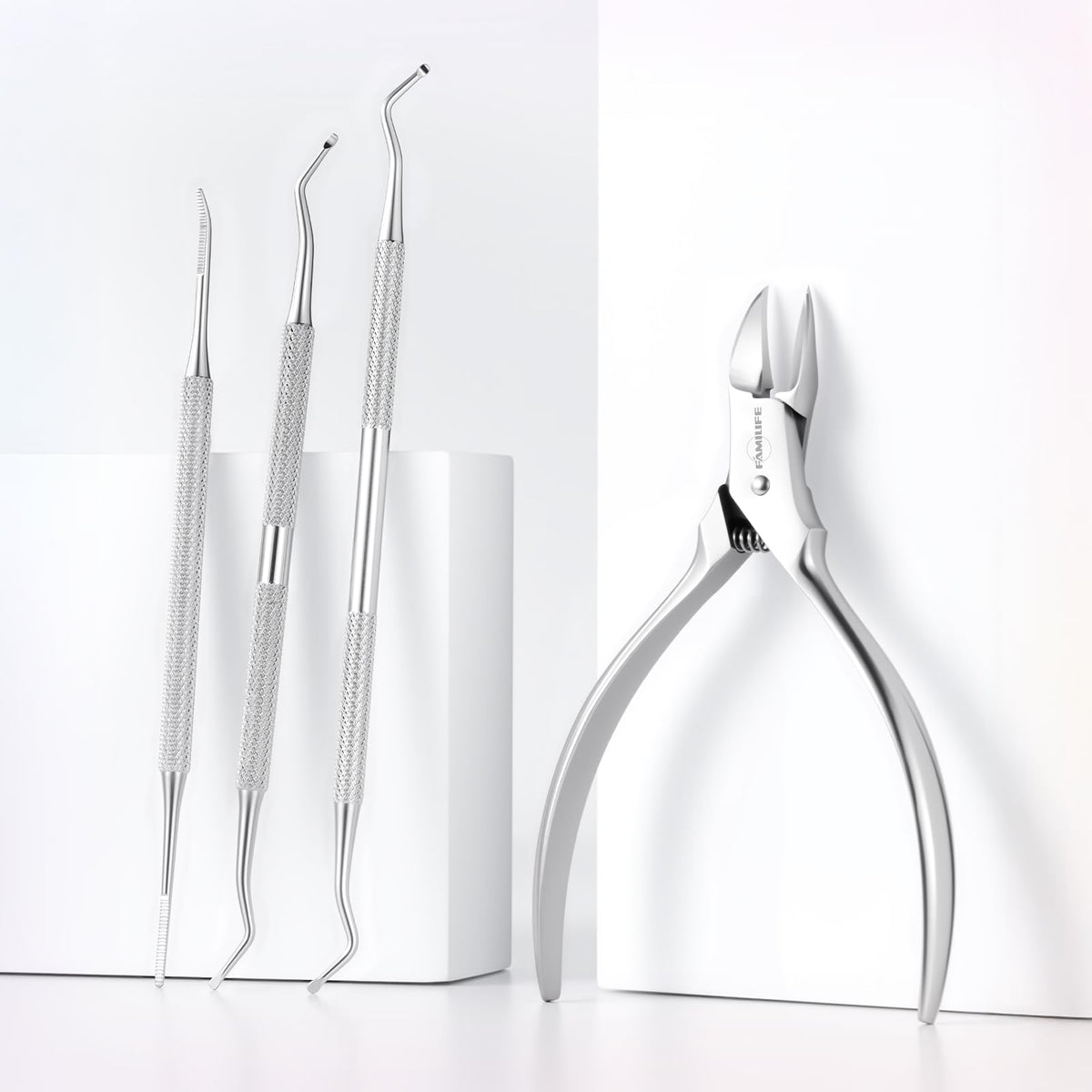 FAMILIFE ingrown toenail clipper with precise cutting for safe at-home grooming.