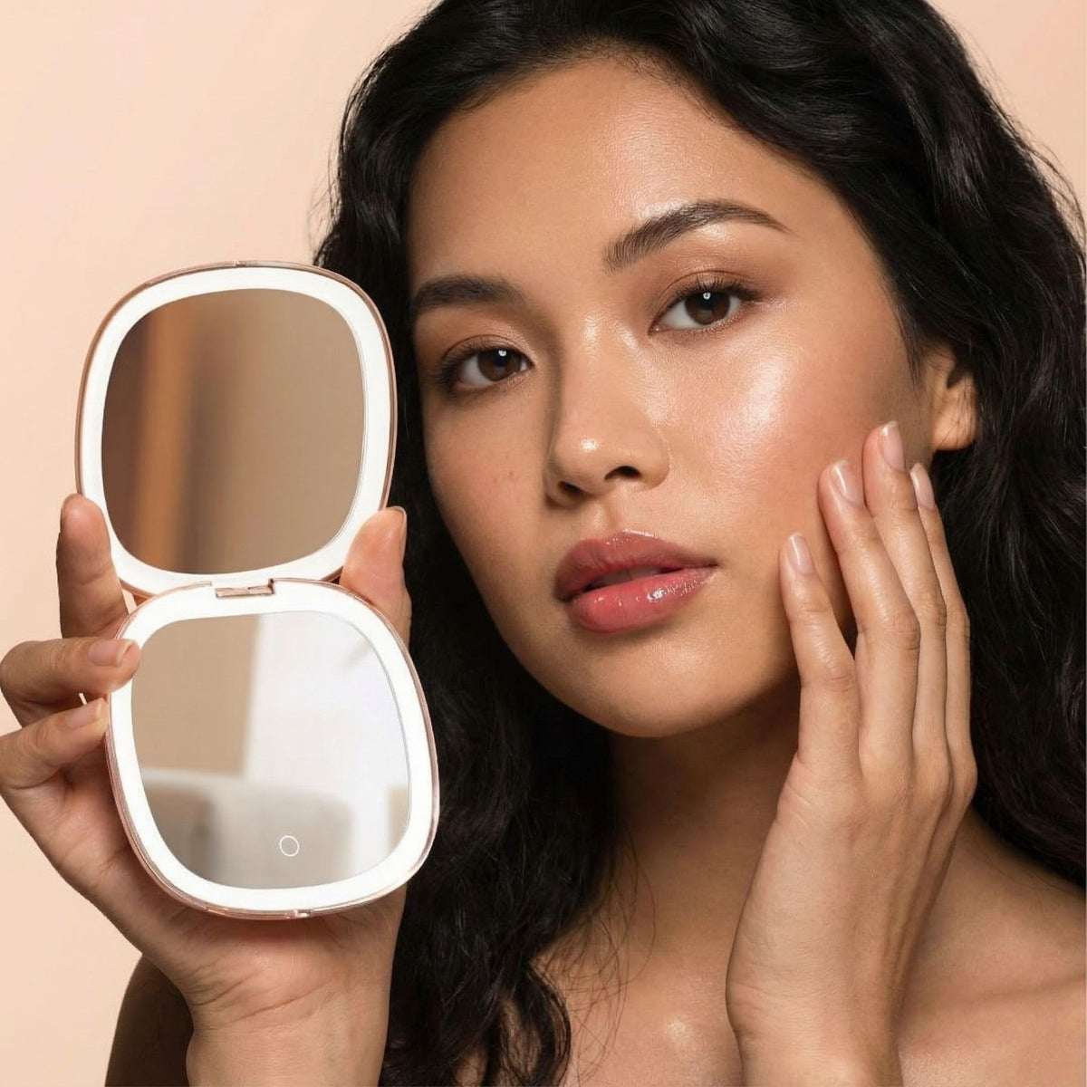 Fancii Mila 2 lid-open with LED on for quick lighting.
