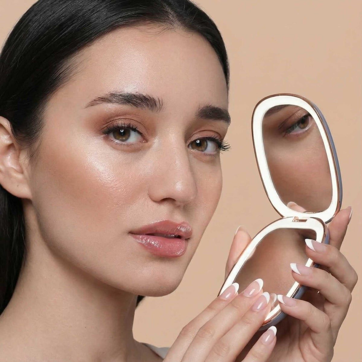 Fancii Mila 2 small purse mirror for convenient grooming