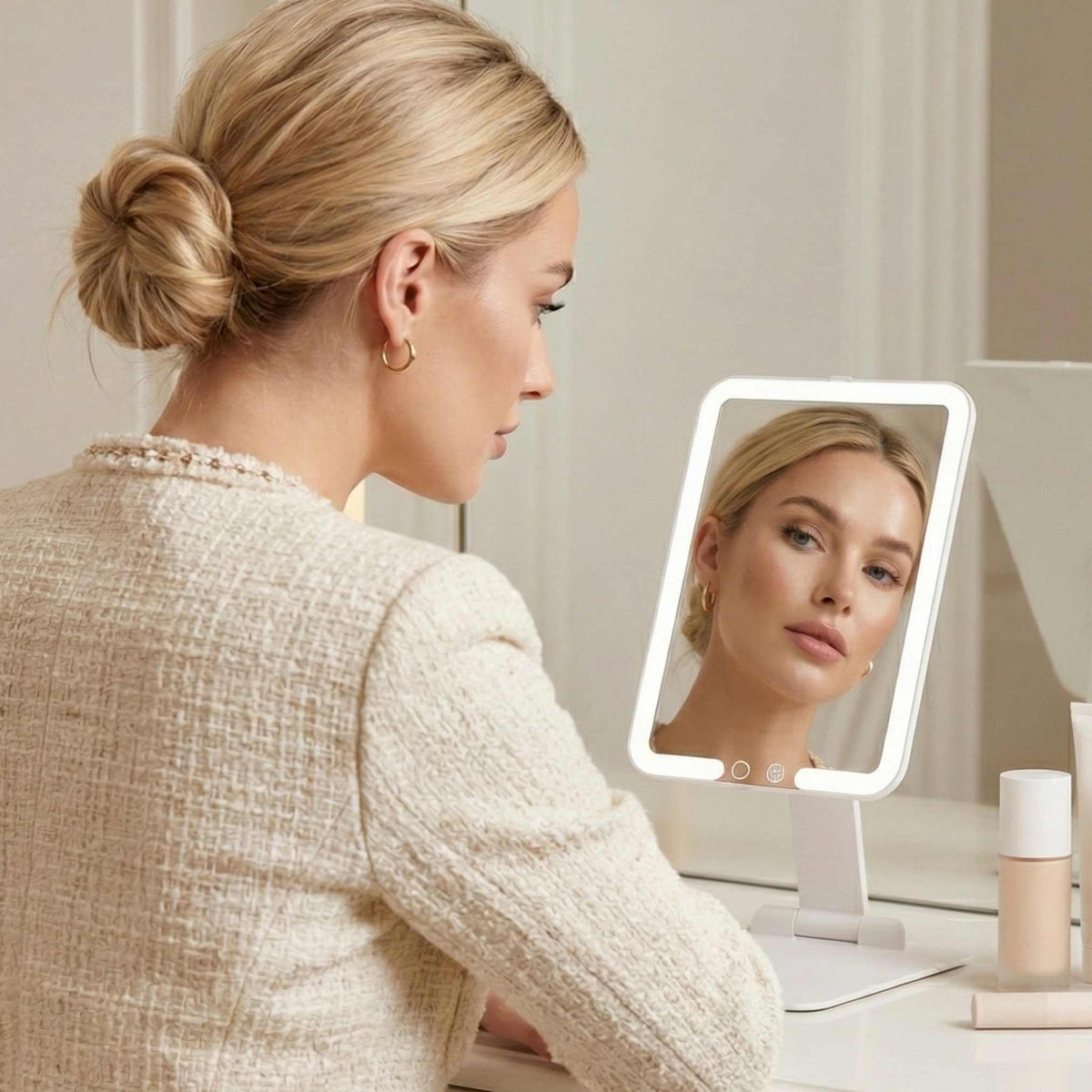 Fancii Nora Mini with LED lights and 3 color modes for accurate application.