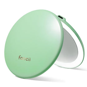 Fancii Taylor mirror shows 1x view for full-face makeup with distortion-free clarity.