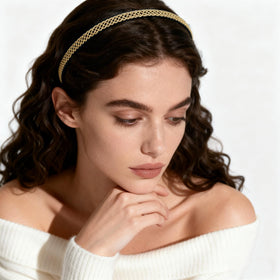 Fanssya closeup of woven mesh highlighting sparkling texture.