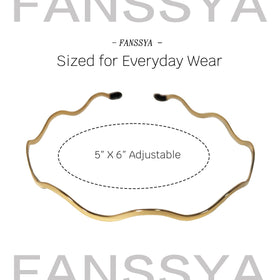 Fanssya model wearing the double-band for versatile daily wear.