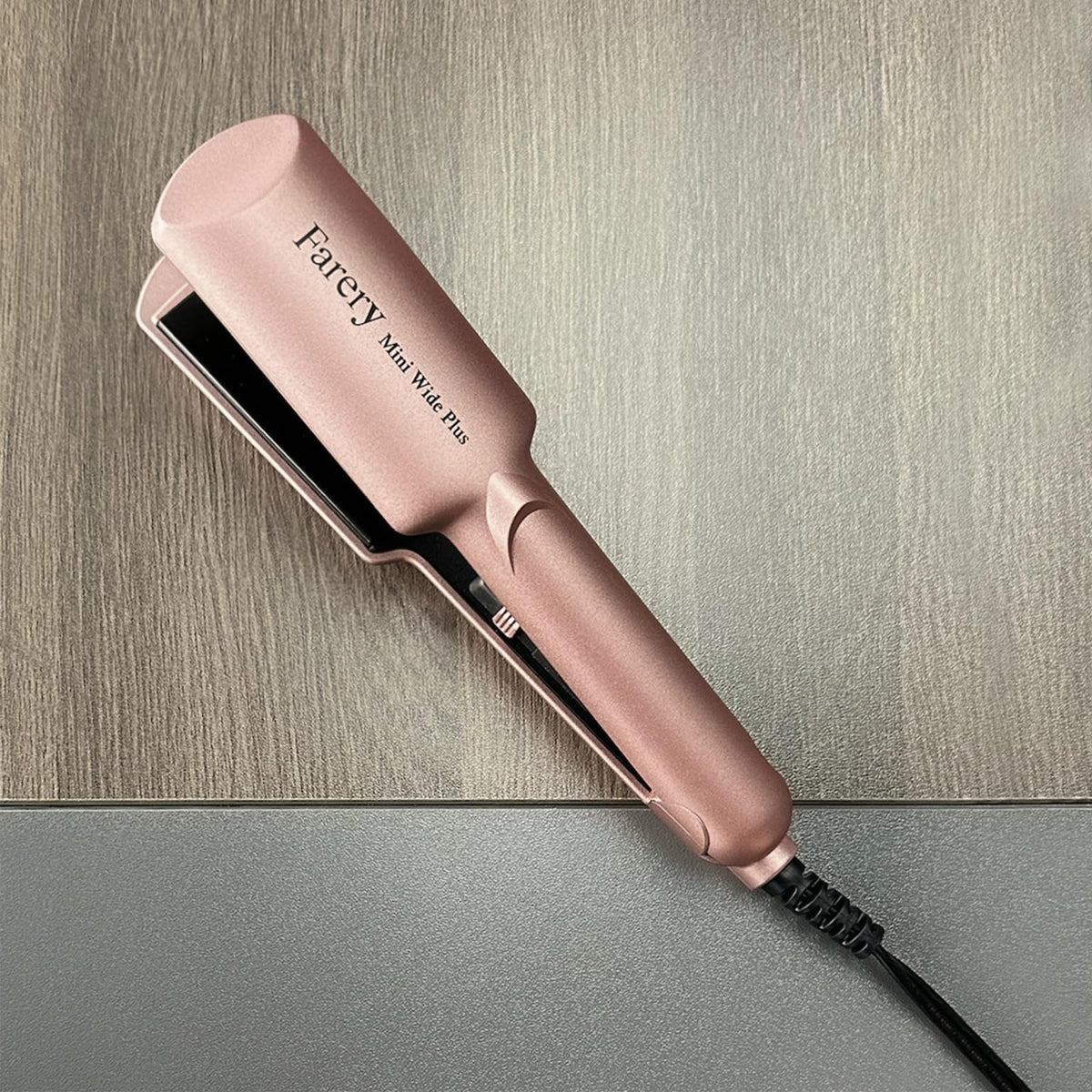 Farery mini flat iron travel storage bag for on-the-go storage.