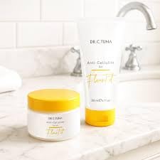 FARMASi Dr C Tuna Flaunt It gel on arm demonstrates quick absorption without stickiness.