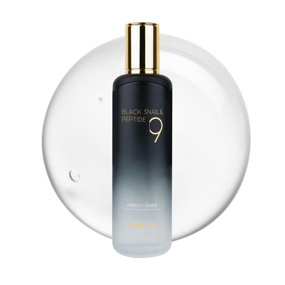 FarmStay Black Snail Peptide 9 Toner bottle highlighting rich hydration for dry skin.
