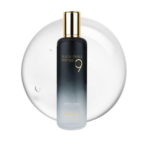 FarmStay Black Snail Peptide 9 Toner bottle highlighting rich hydration for dry skin.