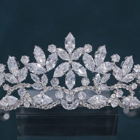 FASNAHOK gift-ready crown for brides, bridesmaids, and celebrations