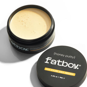 Fatboy Honey Putty kiwi extract supports conditioning of hair and scalp.
